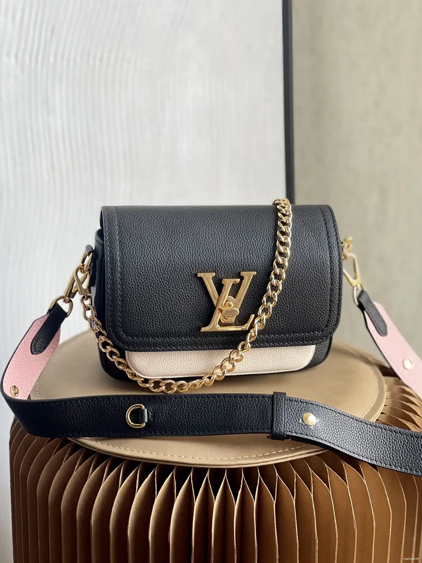TENDER LOUIS VUITTON LOCKME 0423